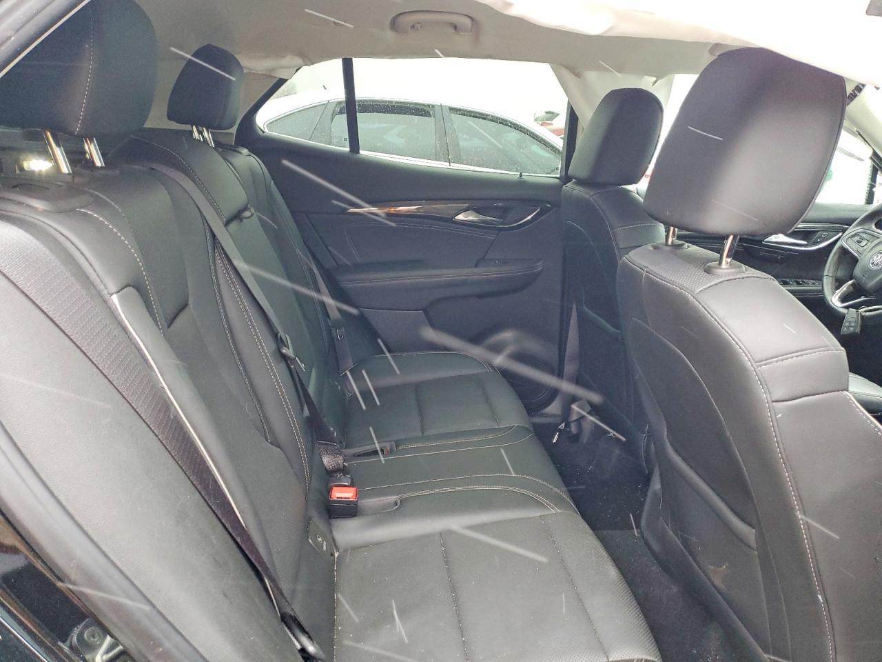 2022 Buick Envision Essence Черный vin: LRBFZNR4XND129039