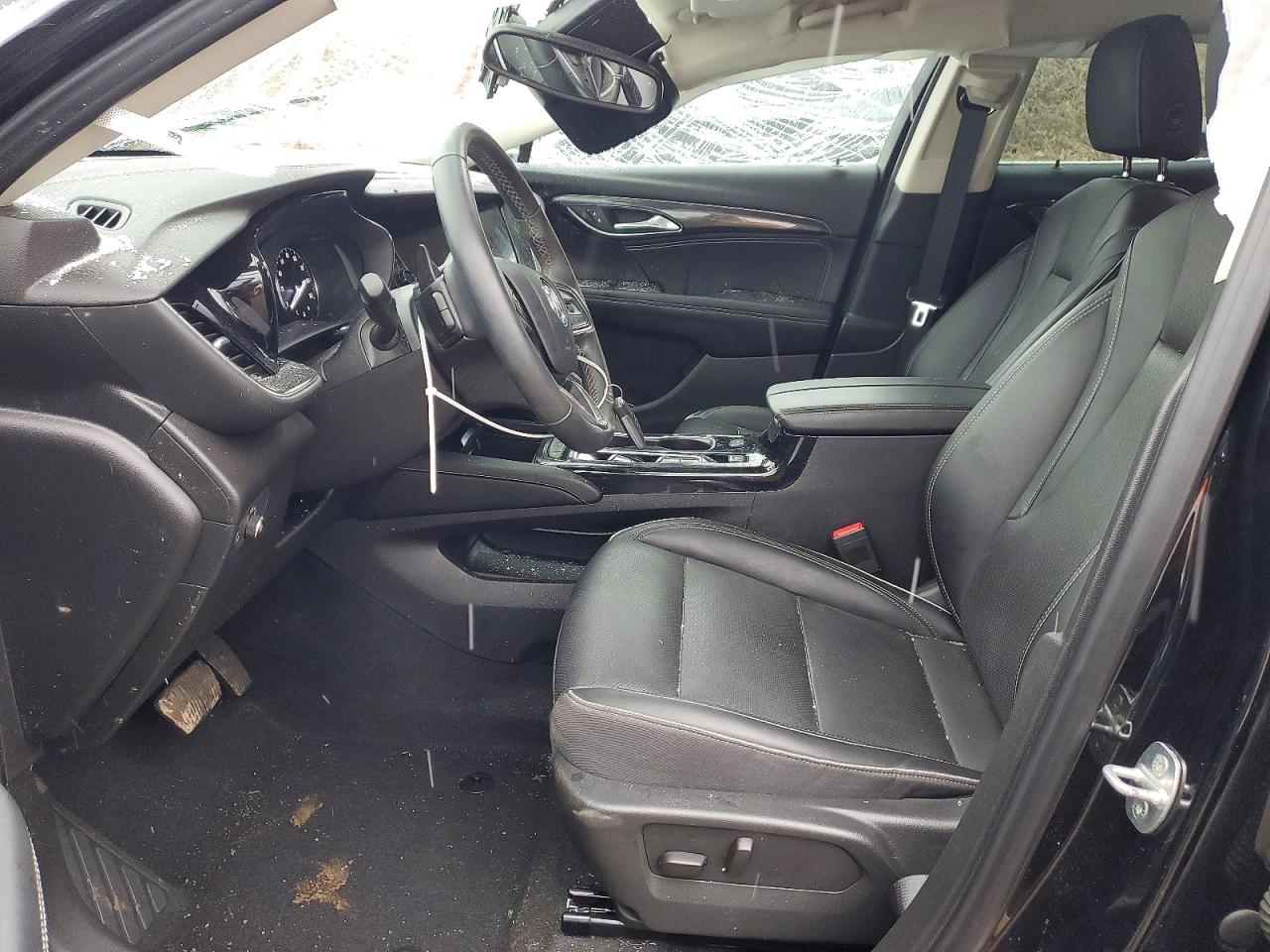 2022 Buick Envision Essence Черный vin: LRBFZNR4XND129039