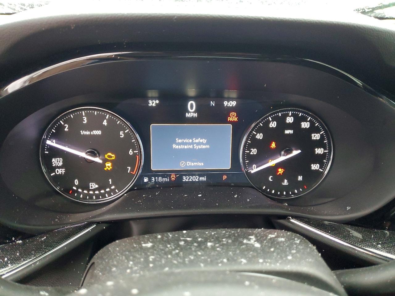 2022 Buick Envision Essence Черный vin: LRBFZNR4XND129039