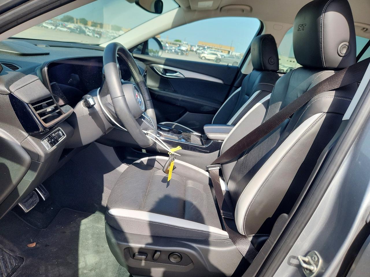 2024 Buick Envision Essence Серый vin: LRBFZPE42RD059611