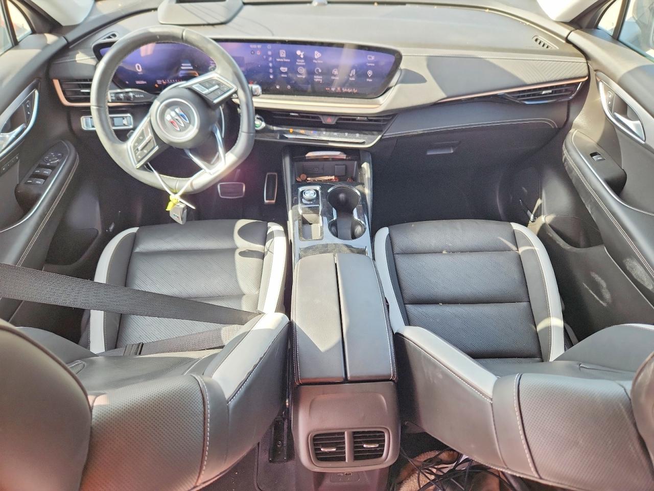 2024 Buick Envision Essence Серый vin: LRBFZPE42RD059611