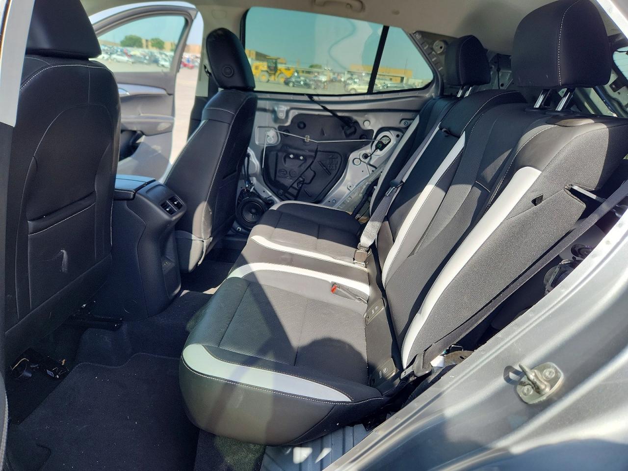 2024 Buick Envision Essence Серый vin: LRBFZPE42RD059611