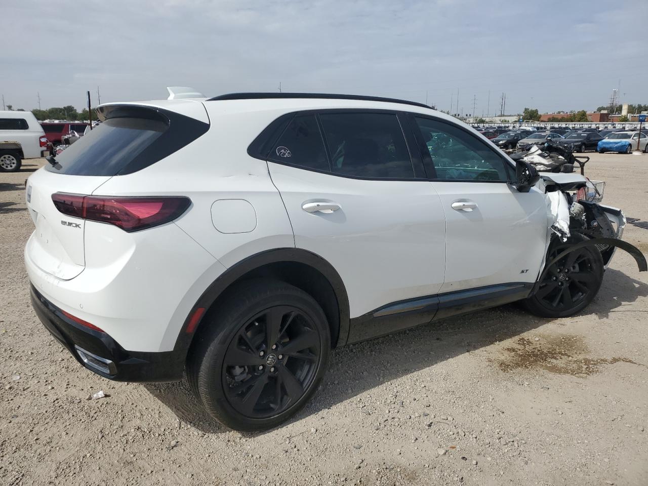 2024 Buick Envision Essence White vin: LRBFZPE45RD017921