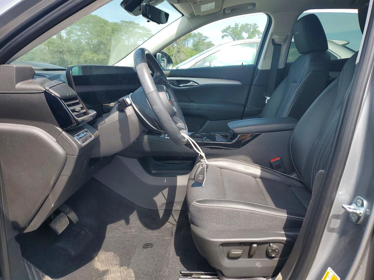 2024 Buick Envision Avenir Silver vin: LRBFZSE4XRD060945