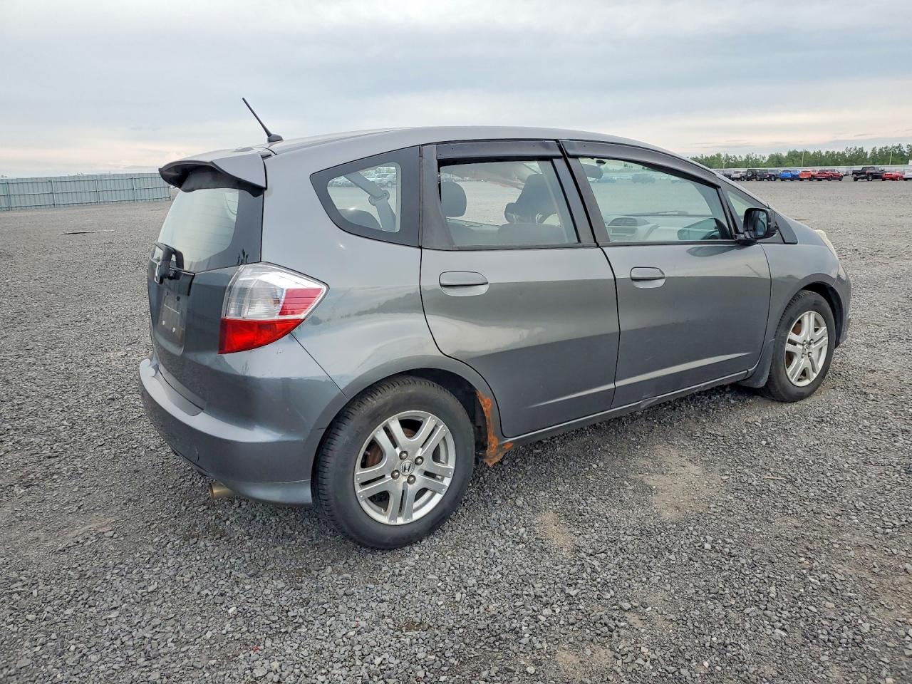 2013 Honda Fit Lx Gray vin: LUCGE8H54D3002459