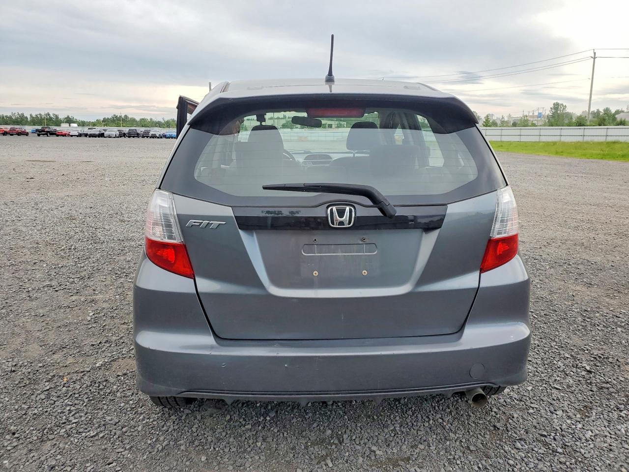 2013 Honda Fit Lx Gray vin: LUCGE8H54D3002459