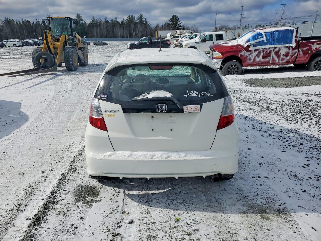 2013 Honda Fit Lx White vin: LUCGE8H56D3005587