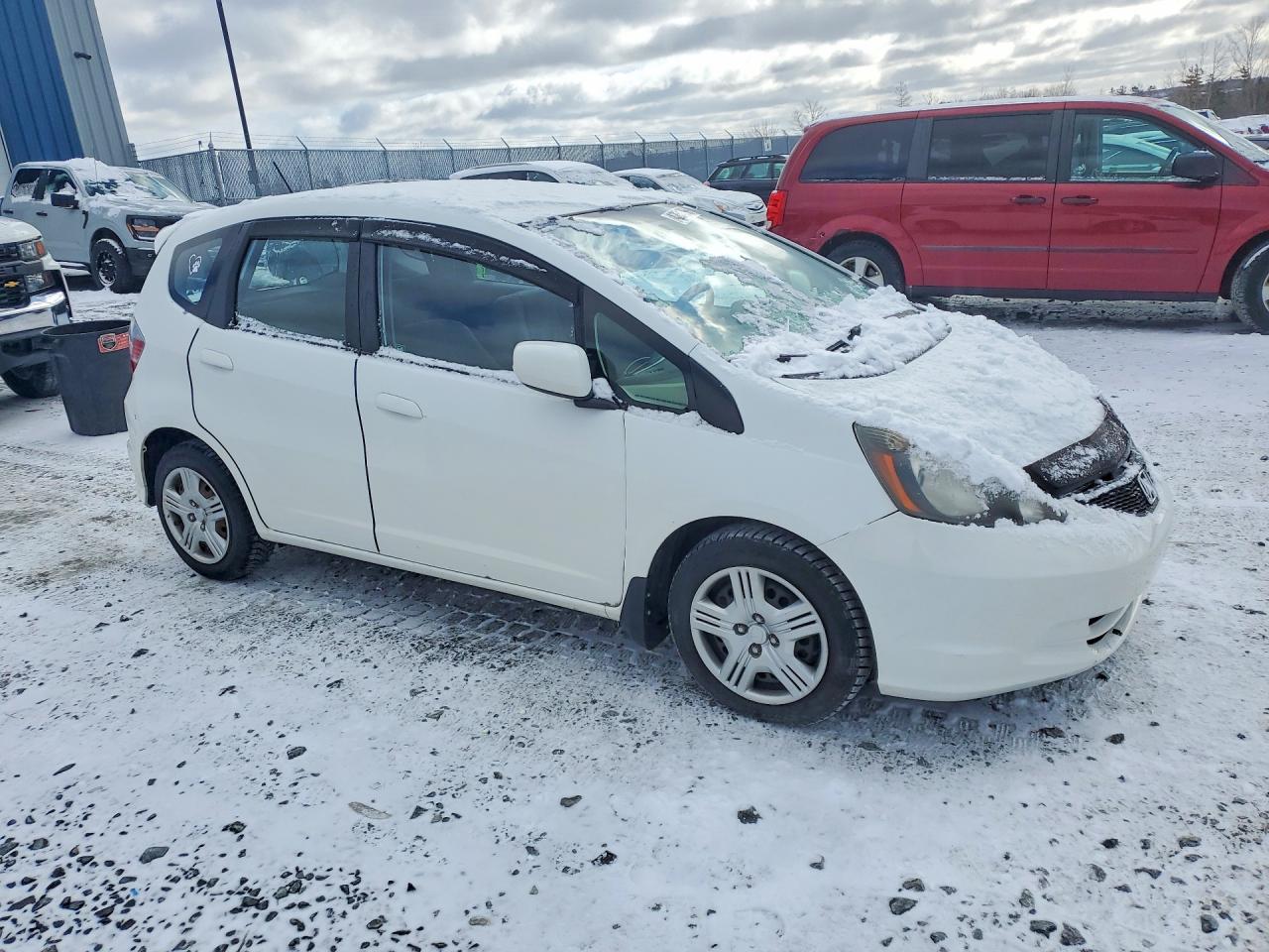 2013 Honda Fit Lx White vin: LUCGE8H56D3005587