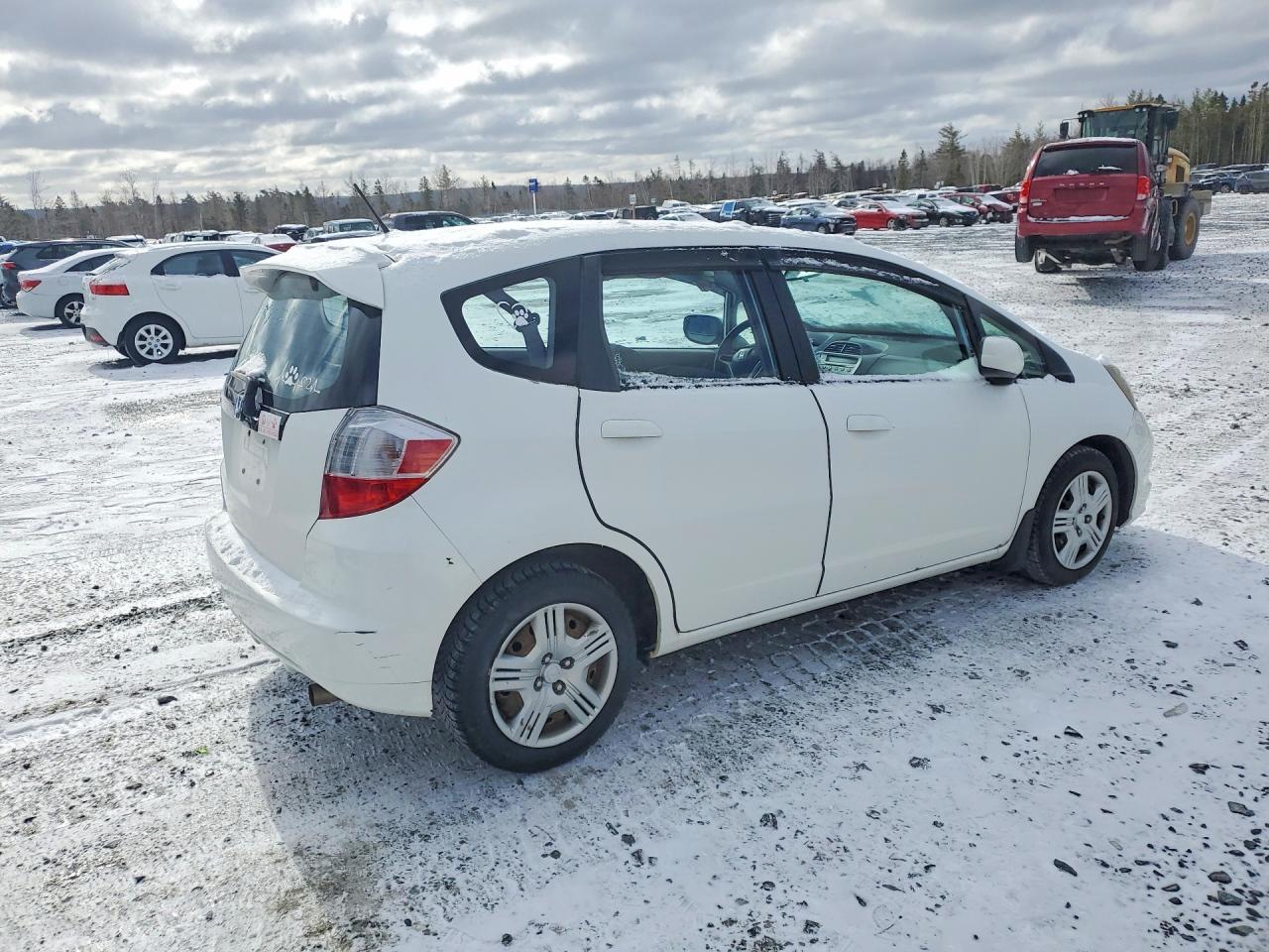 2013 Honda Fit Lx White vin: LUCGE8H56D3005587