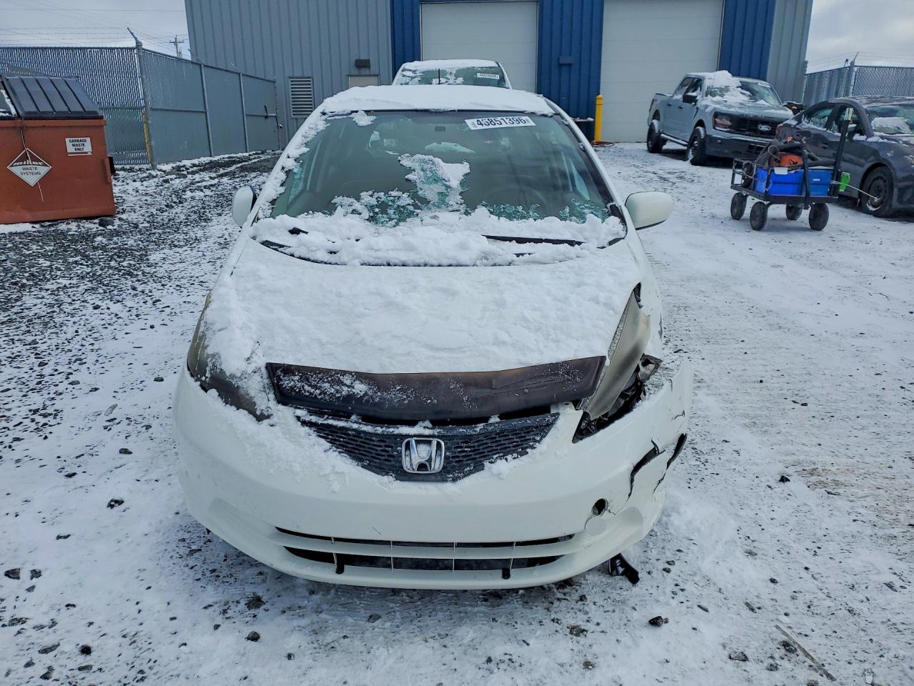 2013 Honda Fit Lx White vin: LUCGE8H56D3005587