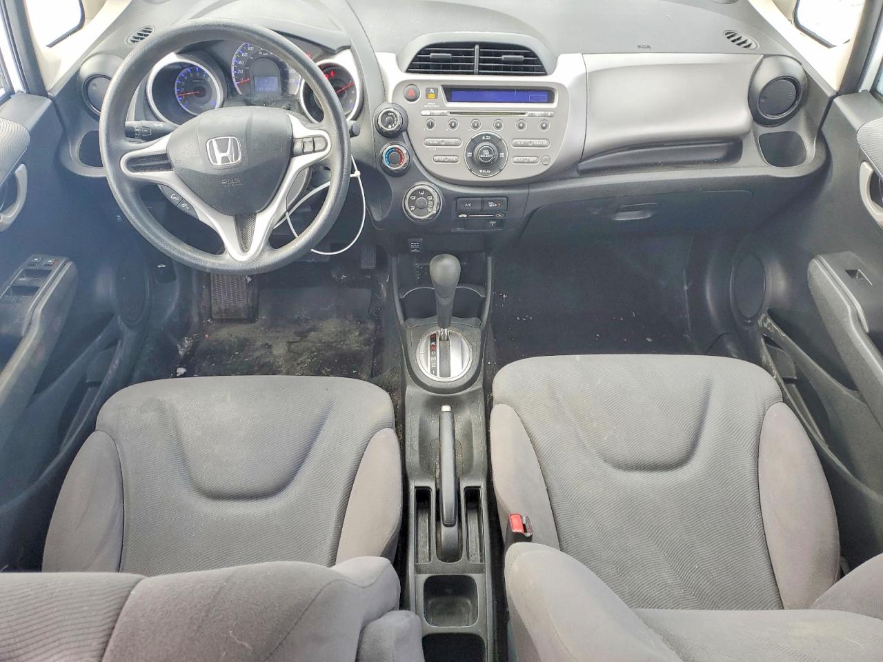 2013 Honda Fit Lx White vin: LUCGE8H56D3005587