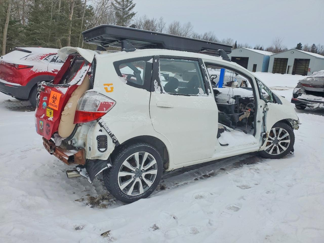 2014 Honda Fit Sport White vin: LUCGE8H78E3000247