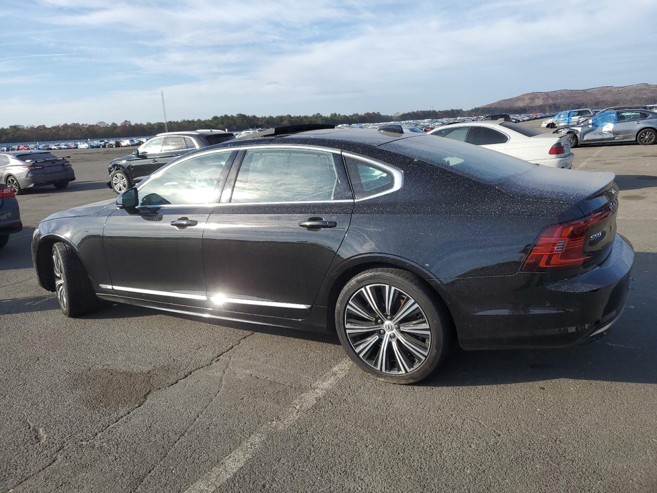 Продам Volvo S90, 2023 (2.0 л, AT, Гібридний, 303 к.с.) у м.Львів