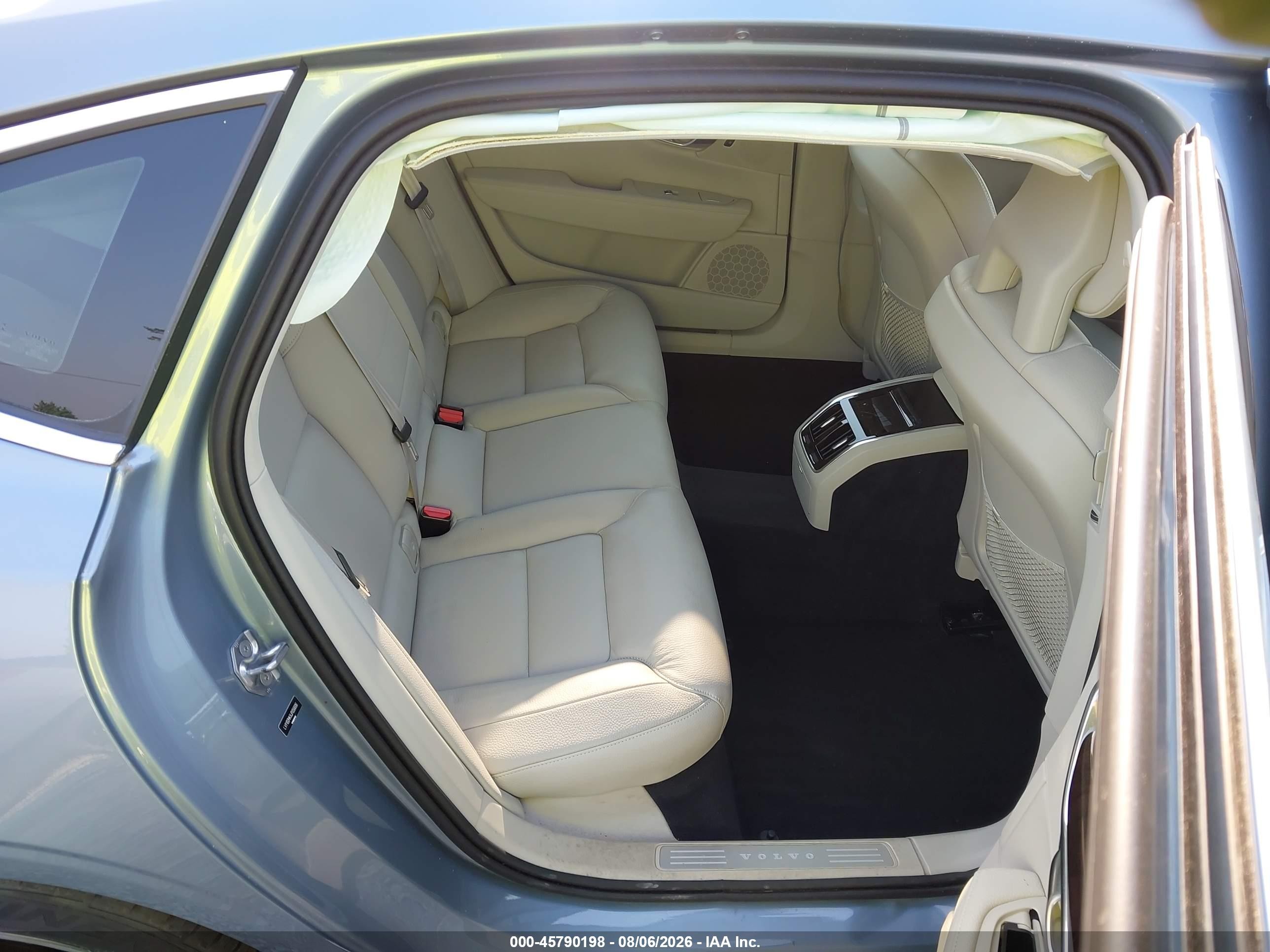 2018 Volvo S90 T5 Momentum Серебряный vin: LVY102MKXJP056606