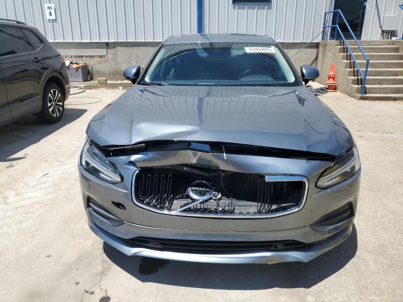 2018 Volvo S90 T5 Momentum Серебряный vin: LVY982MK7JP039256