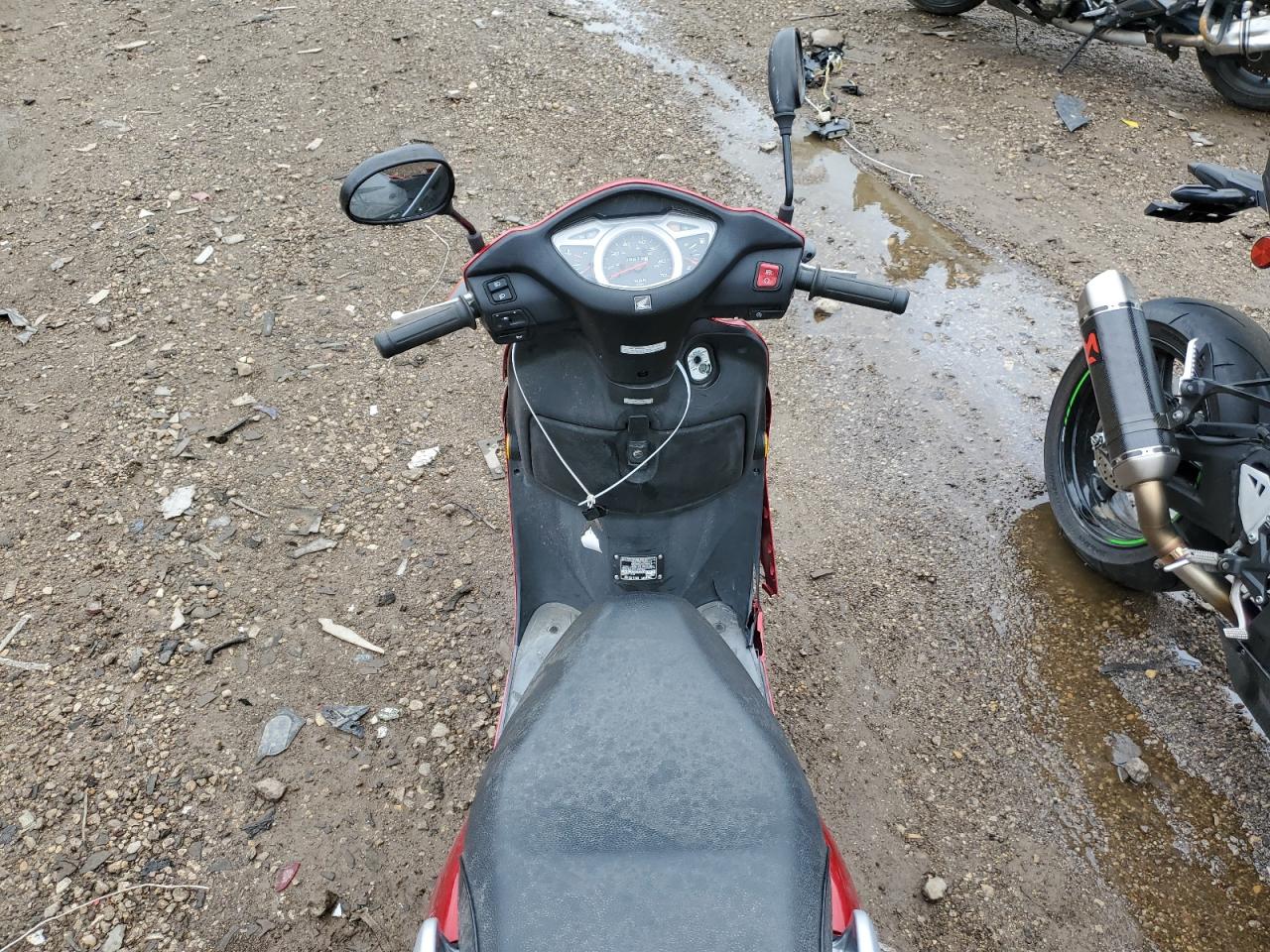 2010 Honda Elite 110 Red vin: LWBJF1900A1004479