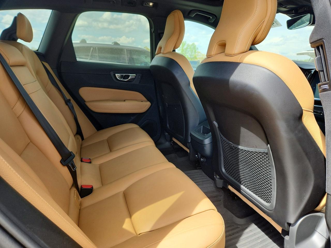 2019 Volvo Xc60 T5 Momentum Black vin: LYV102DK8KB298606