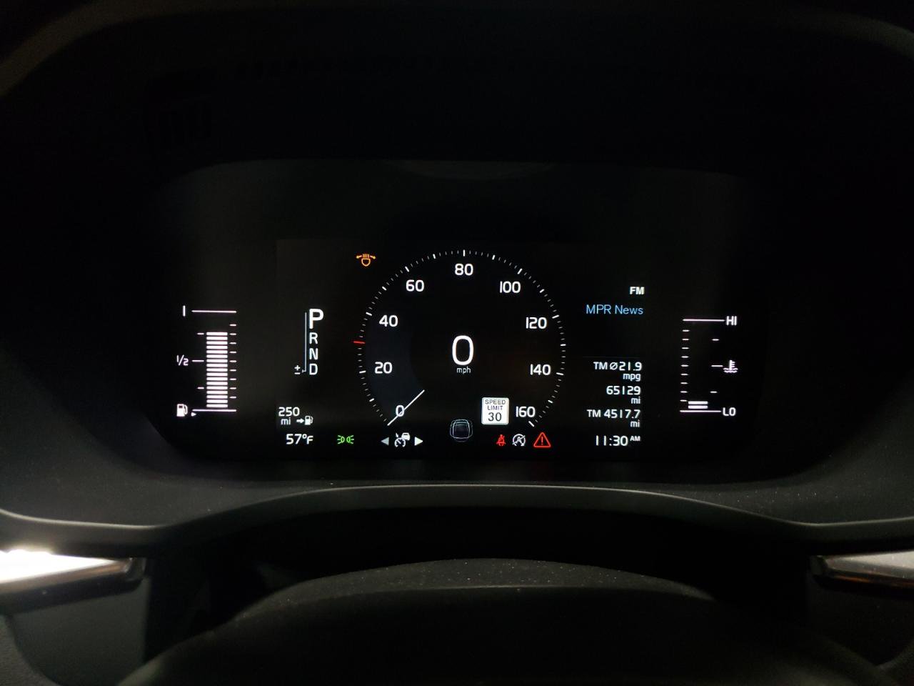 2018 Volvo Xc60 T5 Gray vin: LYV102RK0JB101693