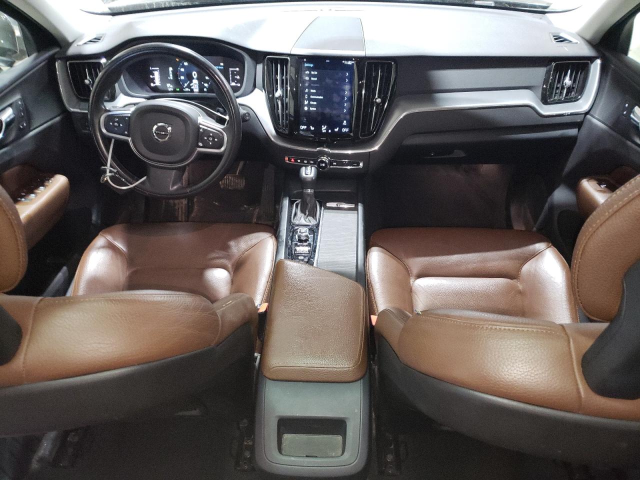 2018 Volvo Xc60 T5 Gray vin: LYV102RK0JB101693