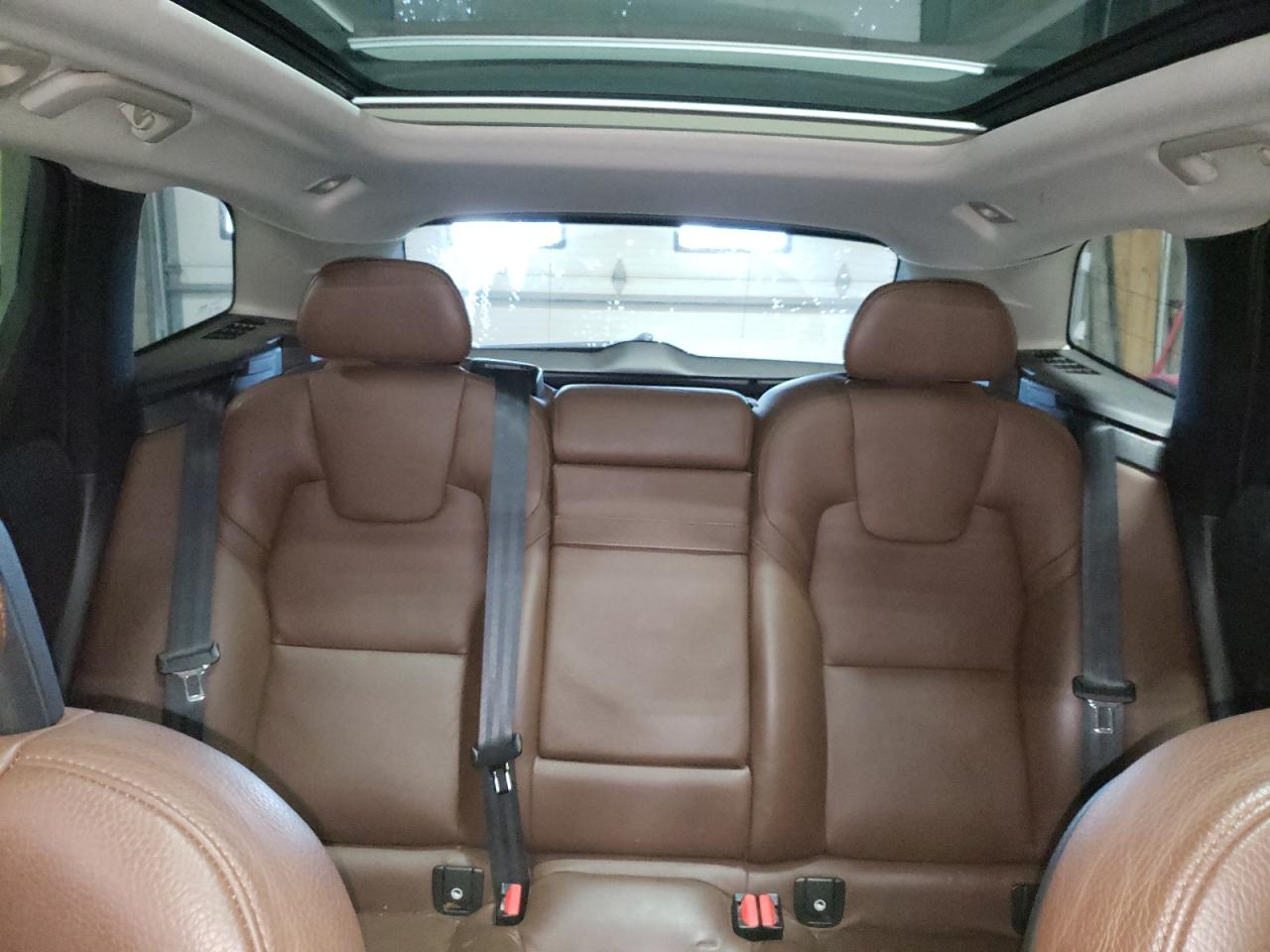 2018 Volvo Xc60 T5 Gray vin: LYV102RK0JB101693