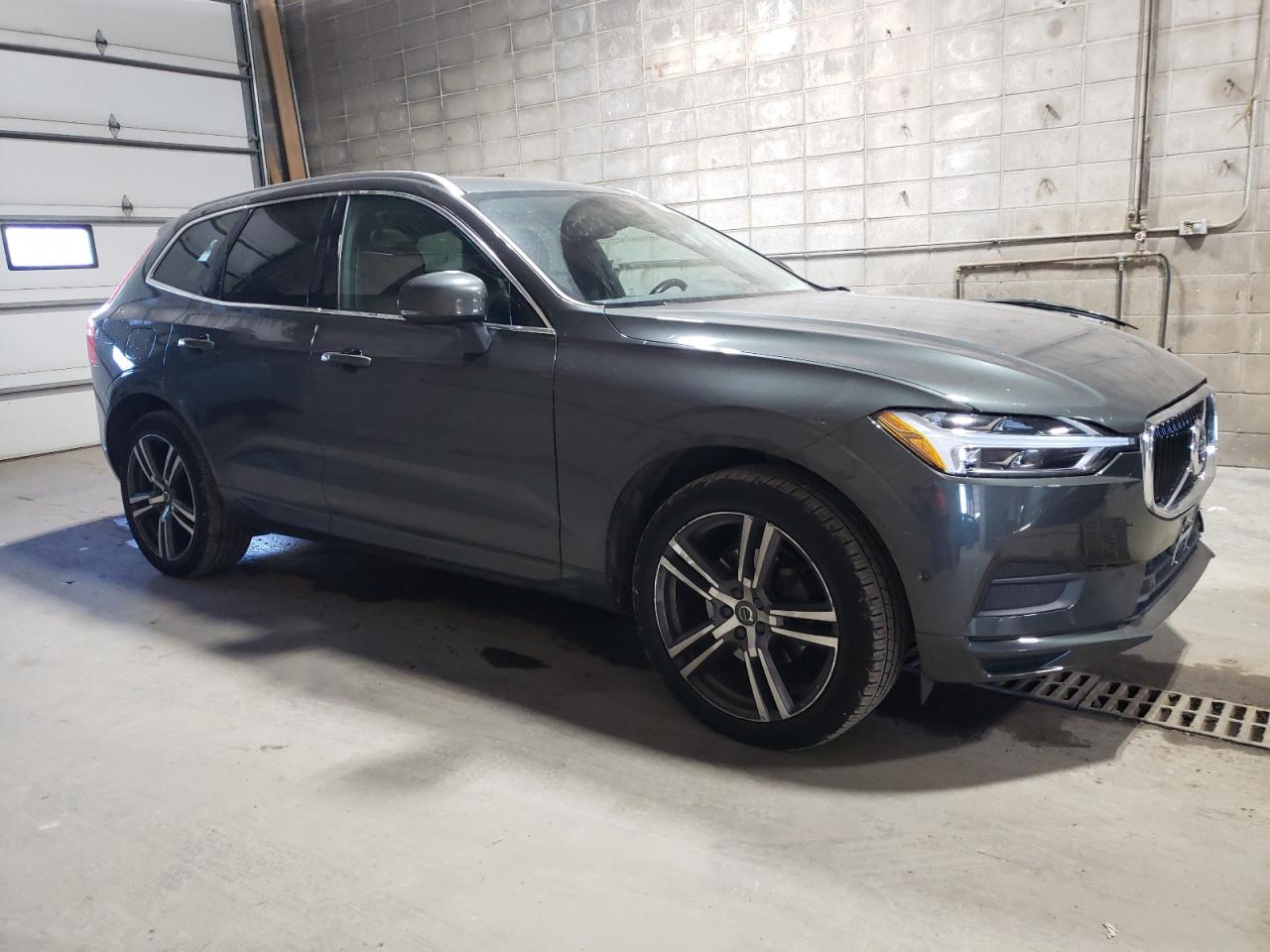 2018 Volvo Xc60 T5 Gray vin: LYV102RK0JB101693