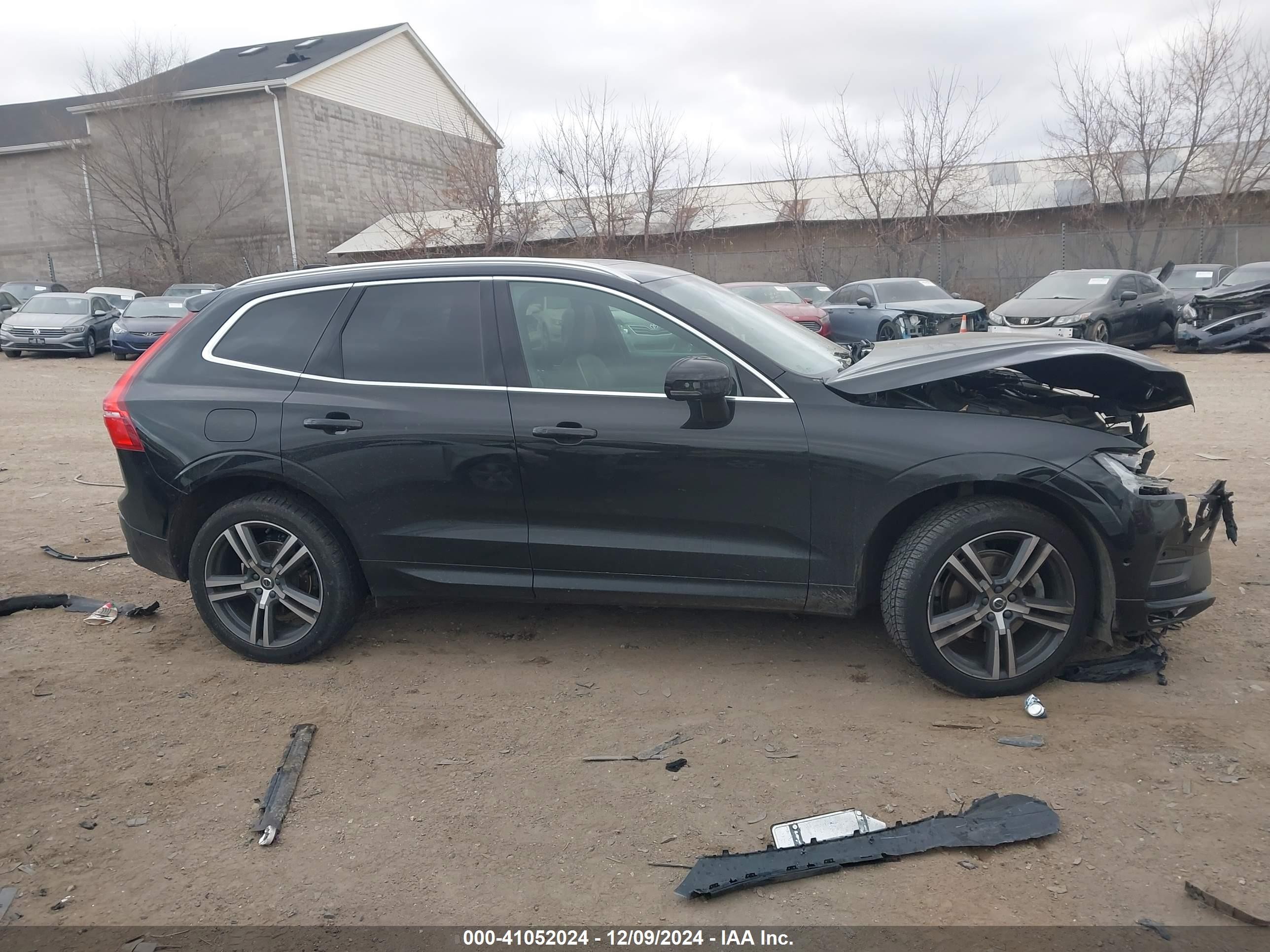 2019 Volvo Xc60 T5 Momentum Black vin: LYV102RK3KB238662
