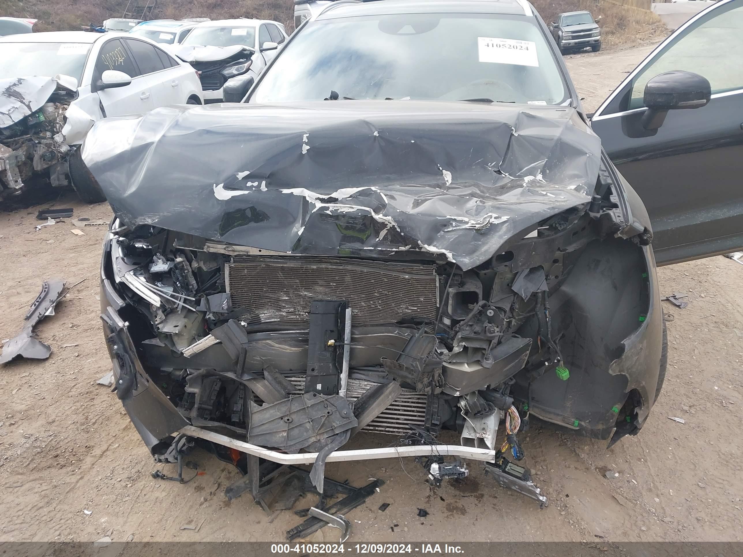 2019 Volvo Xc60 T5 Momentum Black vin: LYV102RK3KB238662