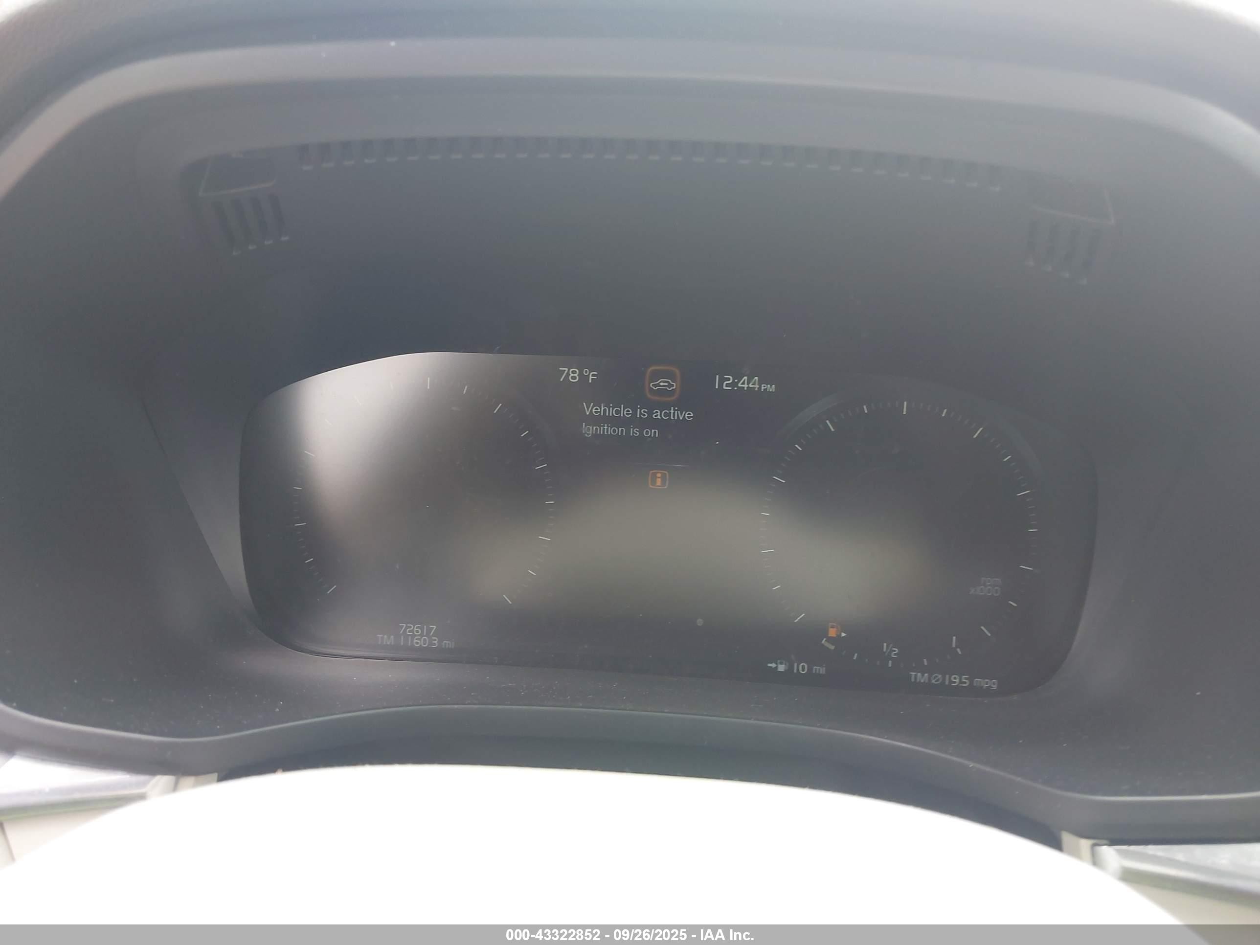 2018 Volvo Xc60 T5 Momentum Белый vin: LYV102RKXJB102267