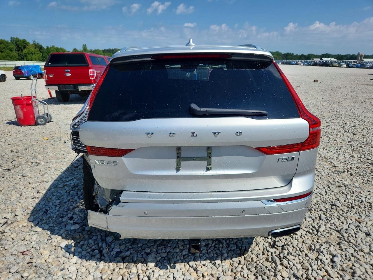 2019 Volvo Xc60 T5 Inscription Серебряный vin: LYV102RL6KB284642