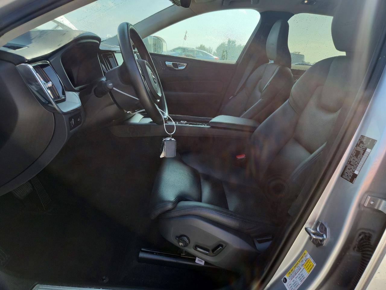 2019 Volvo Xc60 T5 Inscription Серебряный vin: LYV102RL6KB284642