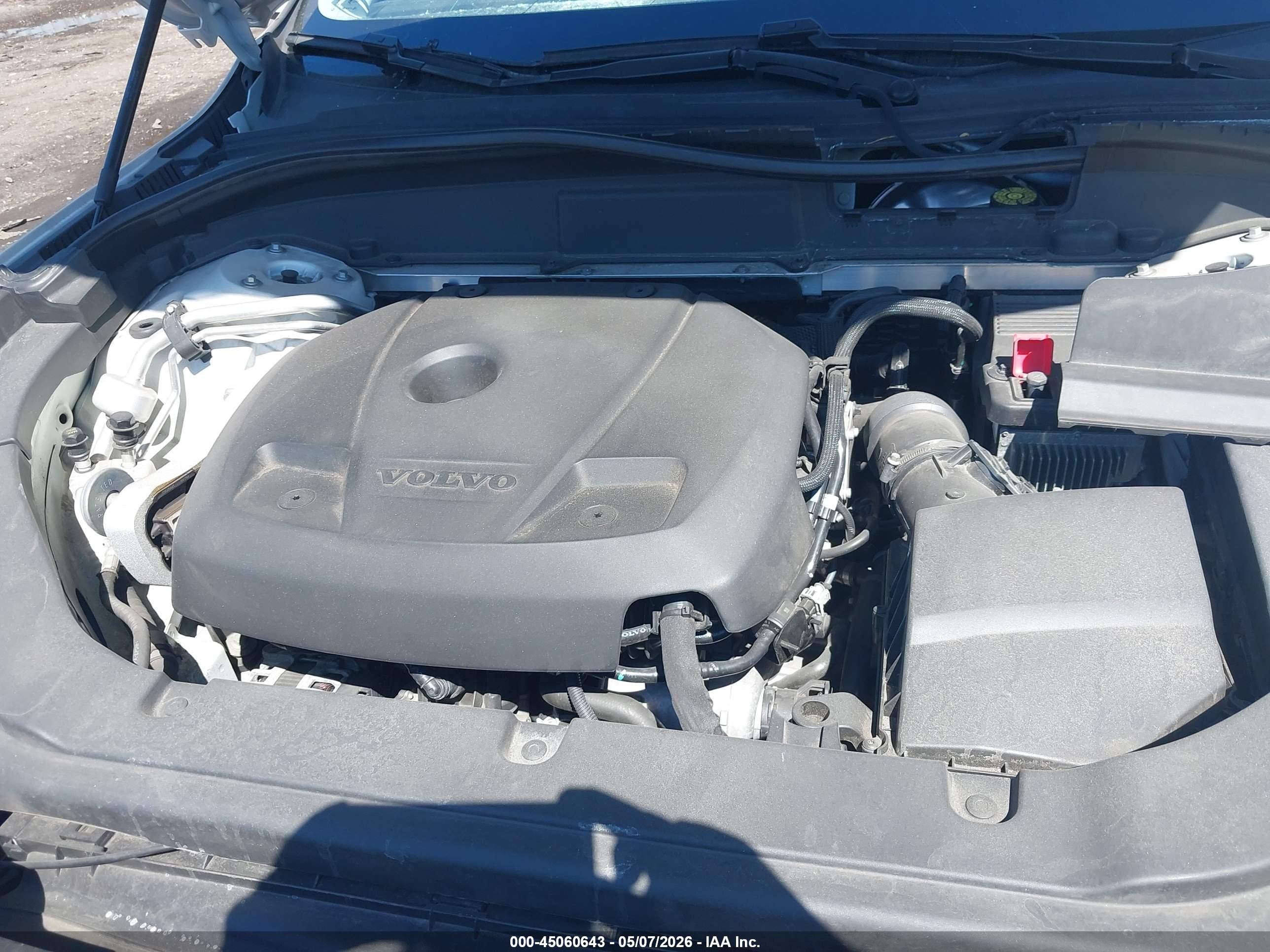 2018 Volvo Xc60 T5 Inscription Белый vin: LYV102RL9JB097541