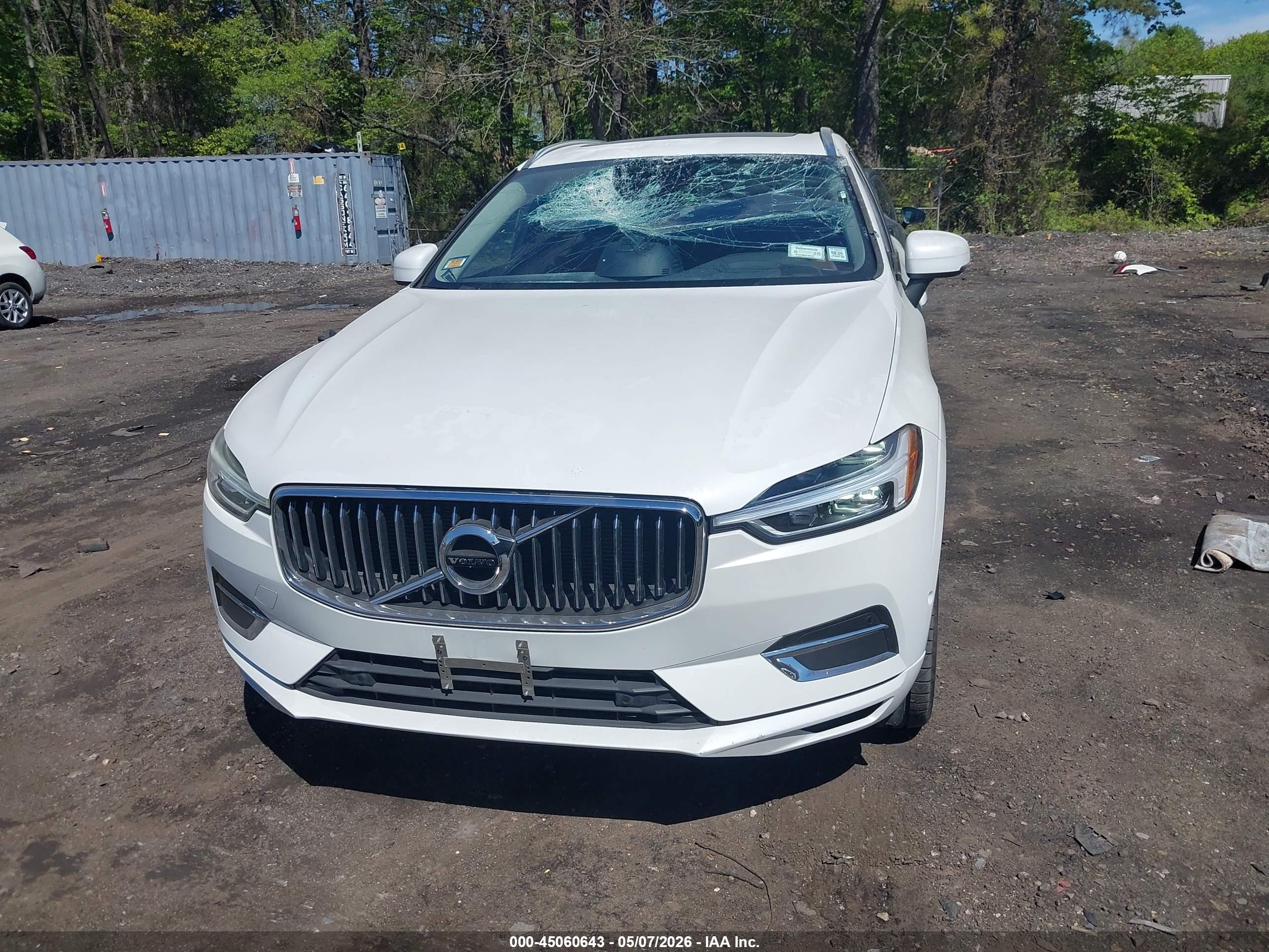 2018 Volvo Xc60 T5 Inscription Белый vin: LYV102RL9JB097541