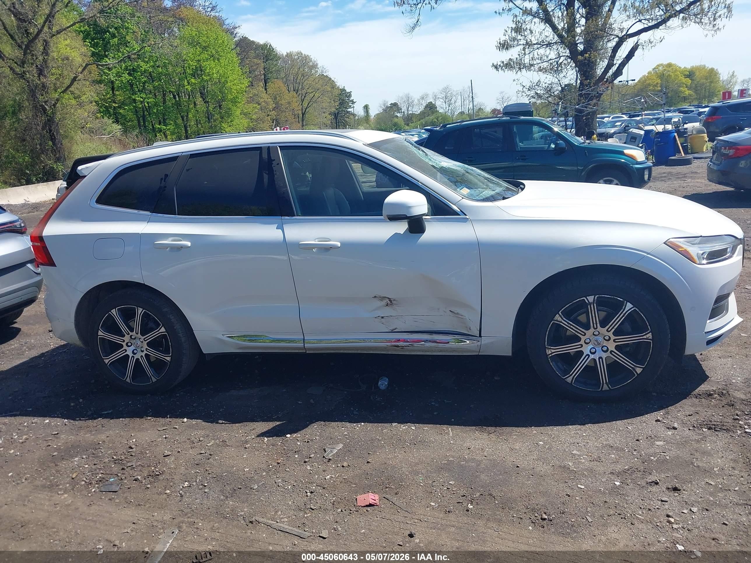 2018 Volvo Xc60 T5 Inscription Белый vin: LYV102RL9JB097541
