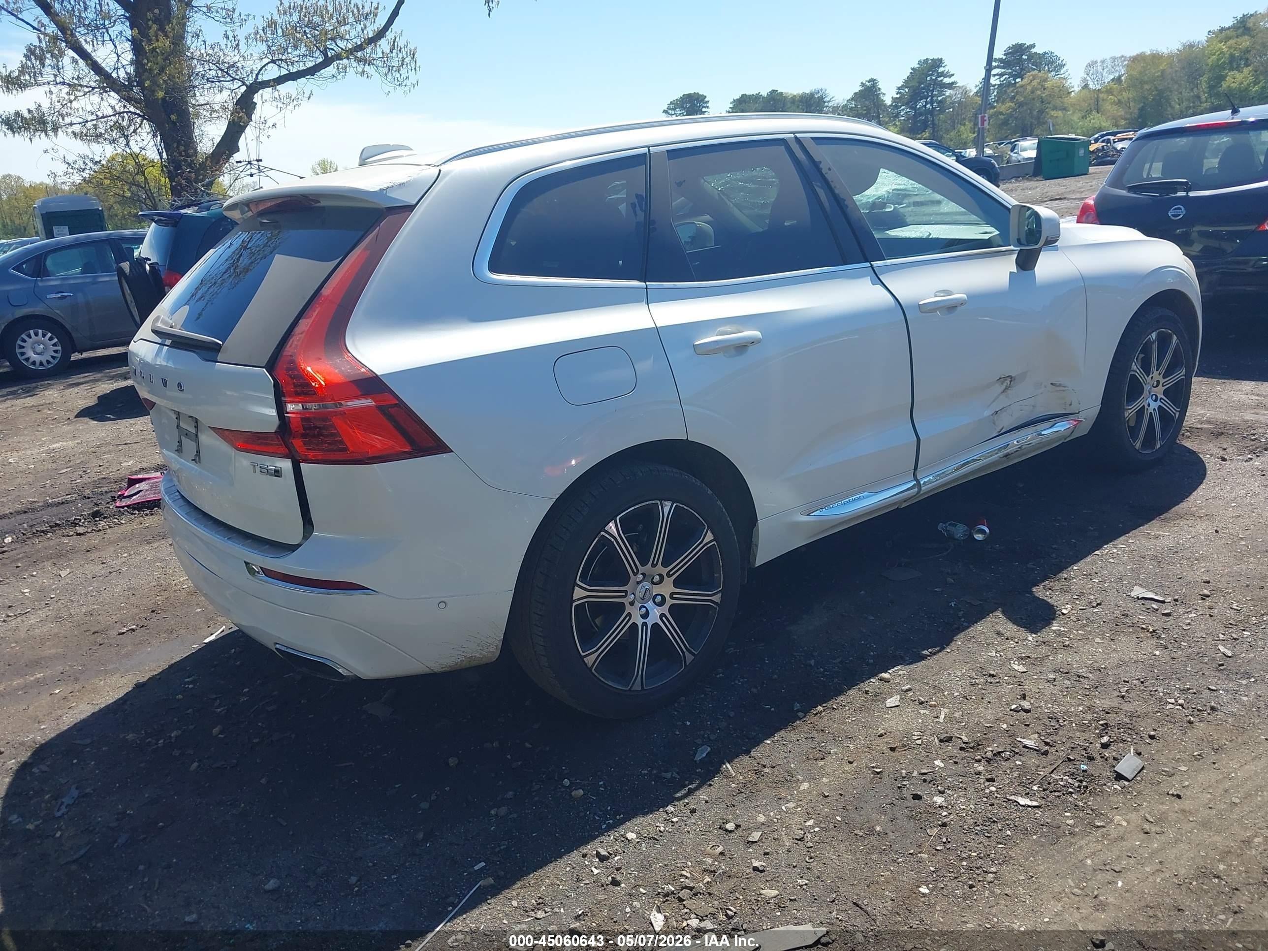 2018 Volvo Xc60 T5 Inscription Белый vin: LYV102RL9JB097541