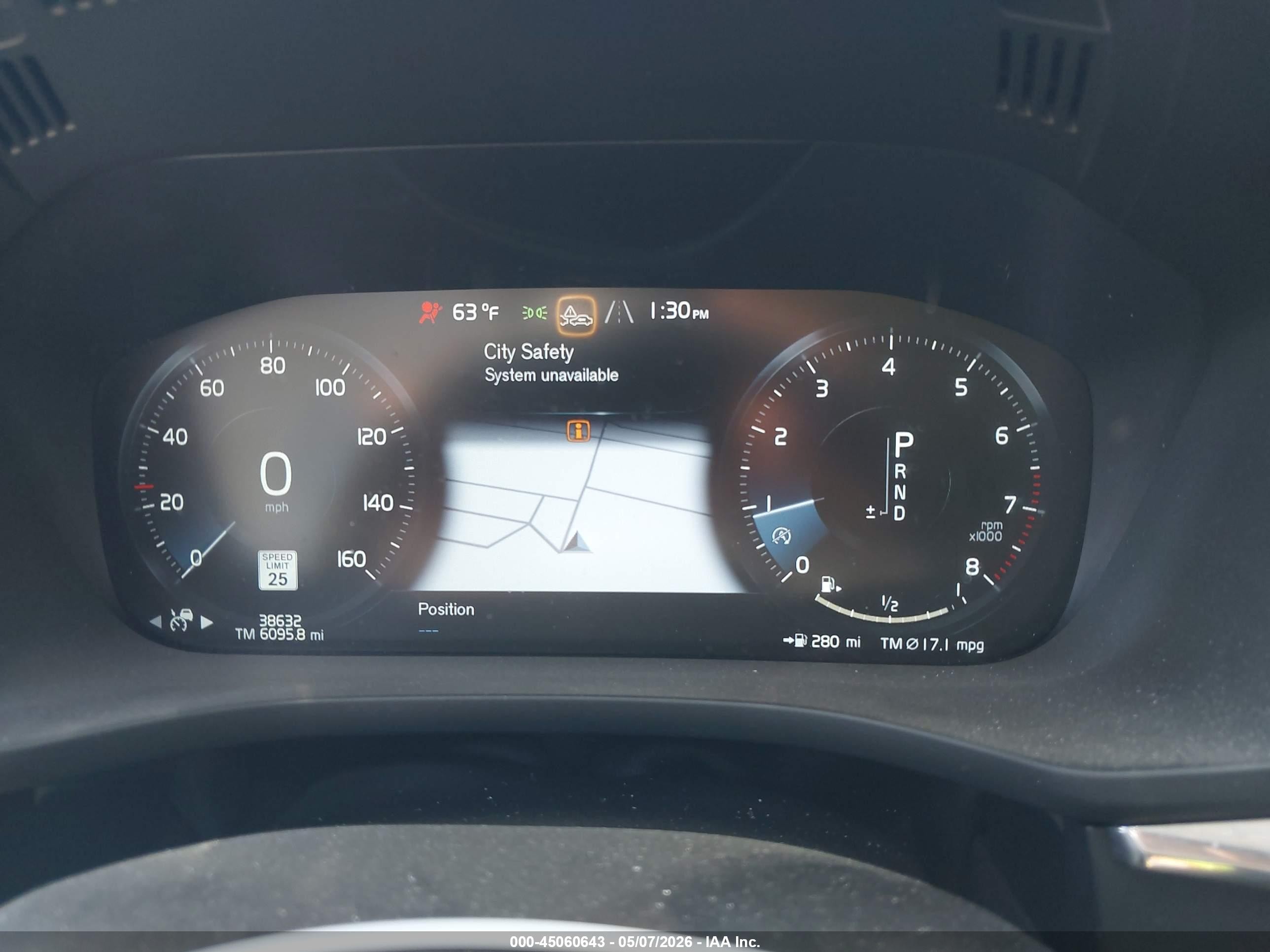 2018 Volvo Xc60 T5 Inscription Белый vin: LYV102RL9JB097541