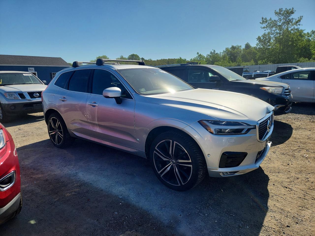2018 Volvo Xc60 B5 R-design Silver vin: LYV102RM2JB100689