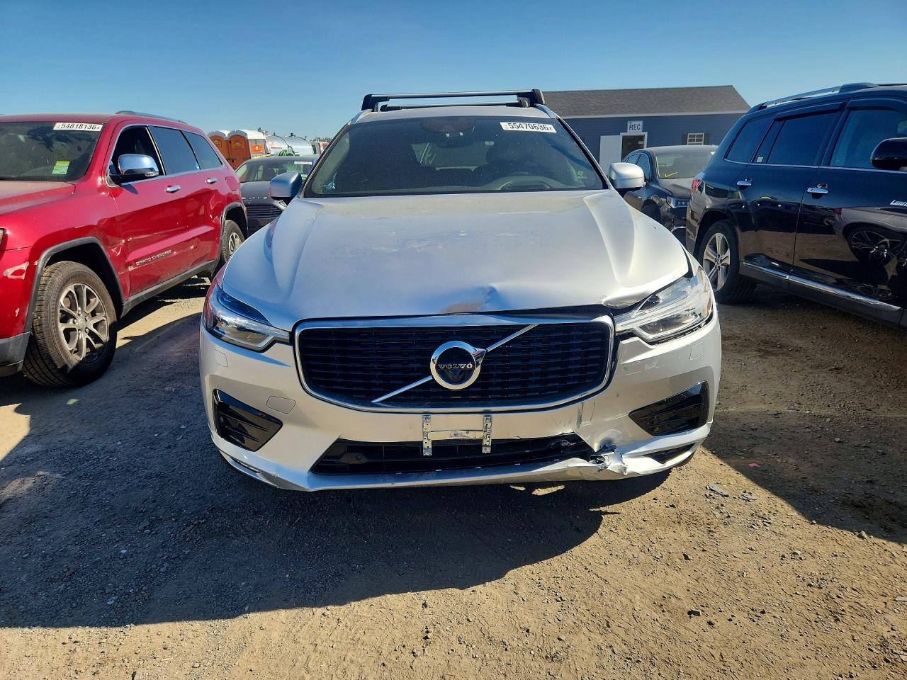2018 Volvo Xc60 B5 R-design Silver vin: LYV102RM2JB100689