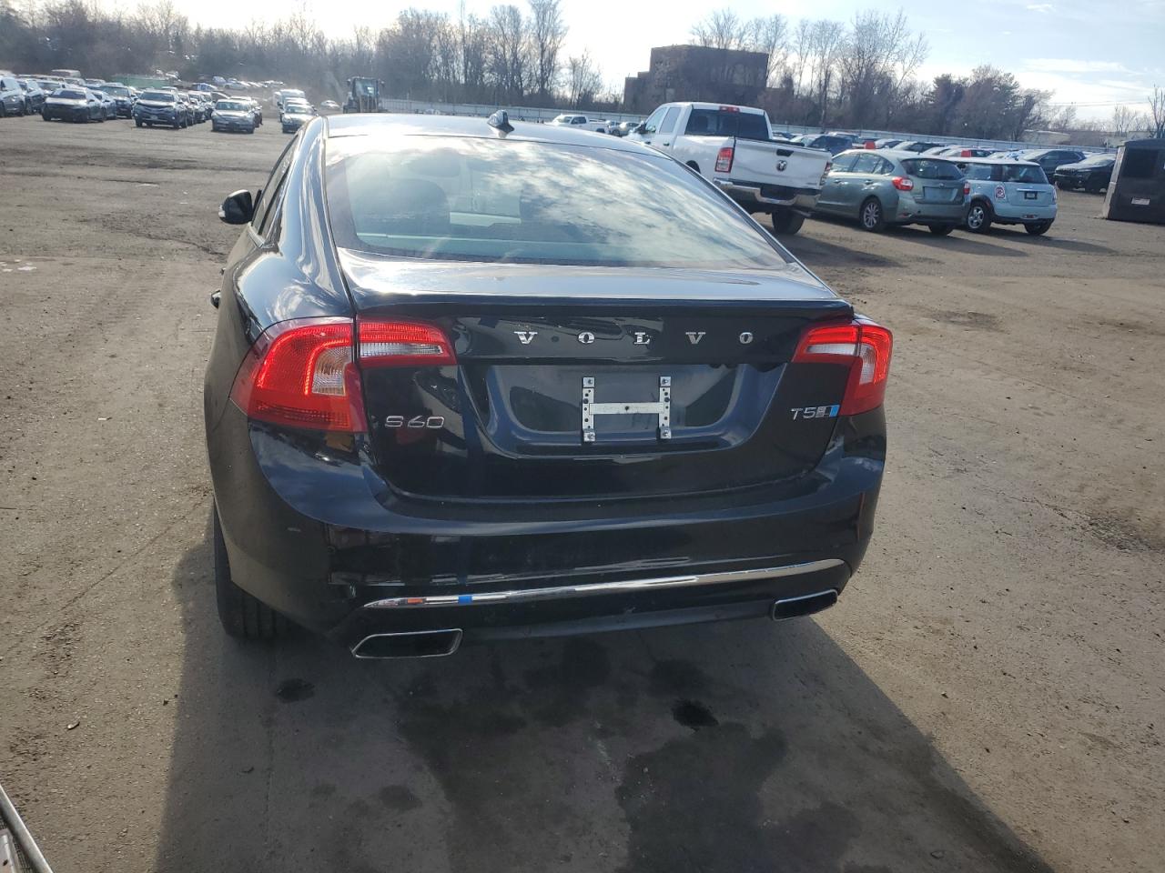 2018 Volvo S60 Inscription Черный vin: LYV402TK7JB179474