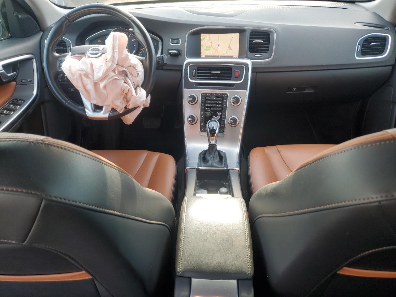 2018 Volvo S60 Inscription Черный vin: LYV402TK7JB179474