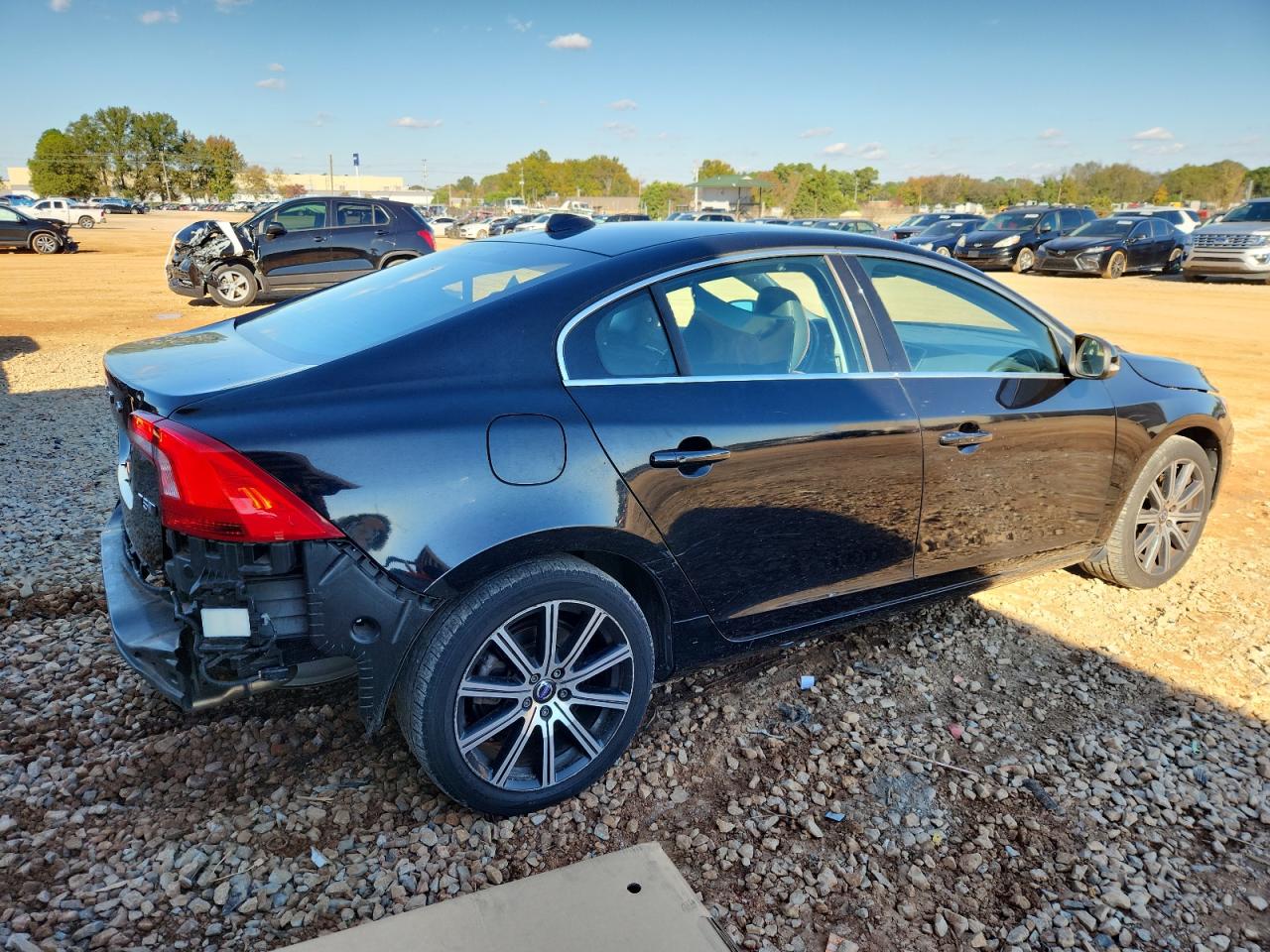 2017 Volvo S60 Premier Черный vin: LYV402TKXHB129694