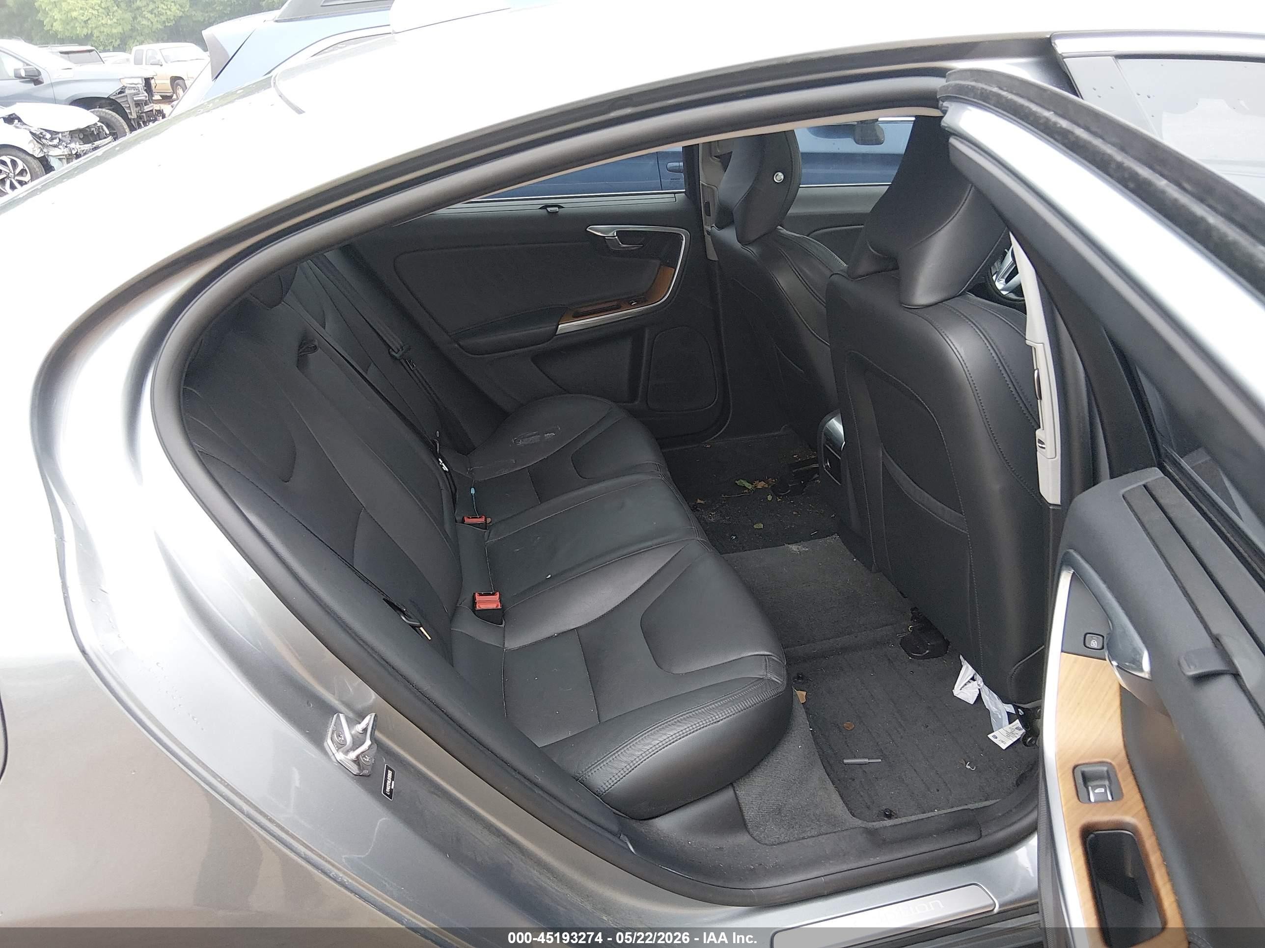 2018 Volvo S60 Inscription T5 Platinum Light Blue vin: LYV402TMXJB158605