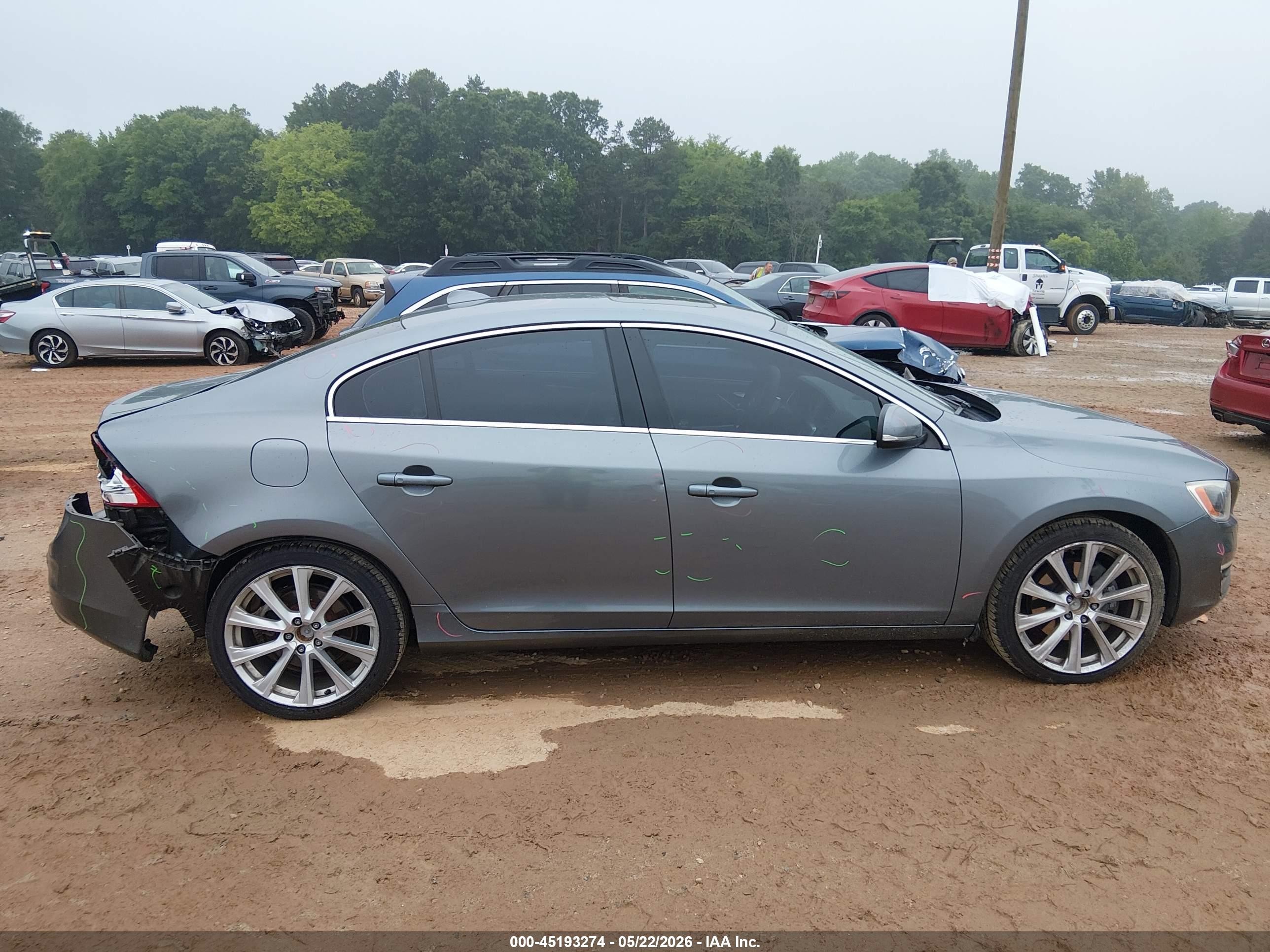 2018 Volvo S60 Inscription T5 Platinum Light Blue vin: LYV402TMXJB158605
