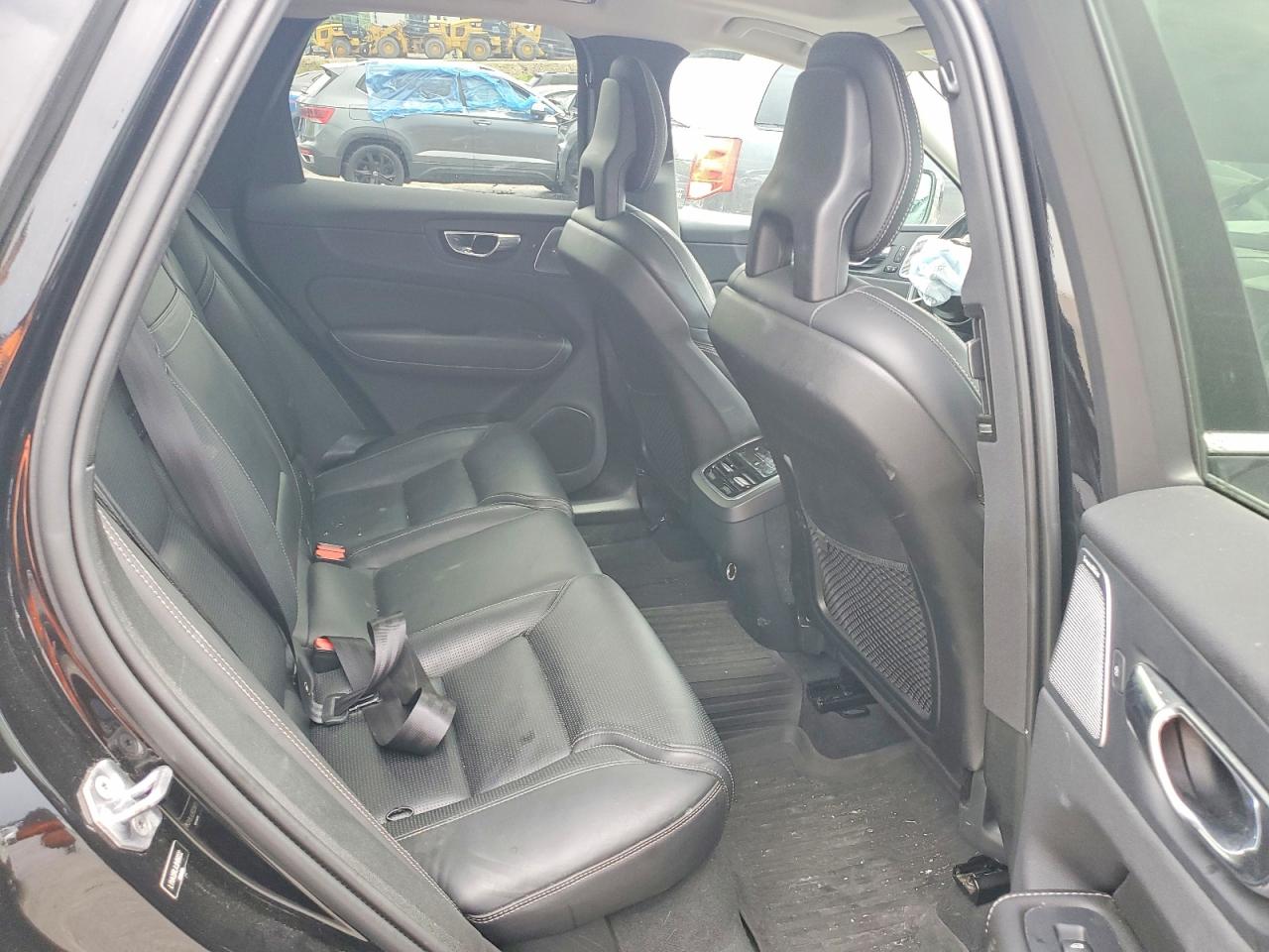 2018 Volvo Xc60 T6 Black vin: LYVA22RLXJB106032