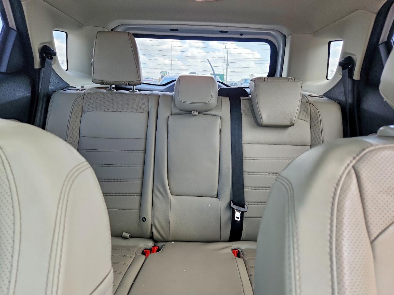 2018 Ford Ecosport Titanium White vin: MAJ3P1VE0JC176507