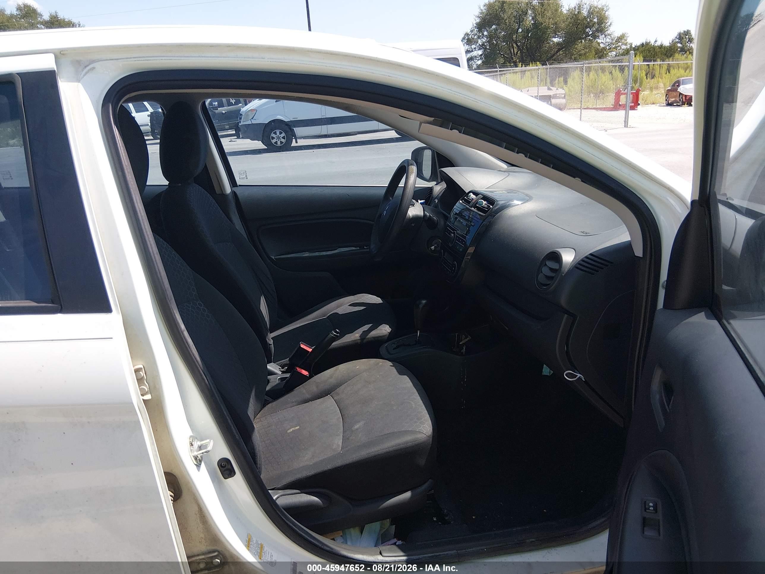 2014 Mitsubishi Mirage De White vin: ML32A3HJ0EH009670