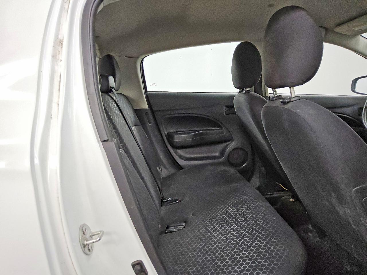 2015 Mitsubishi Mirage De White vin: ML32A3HJ0FH010173