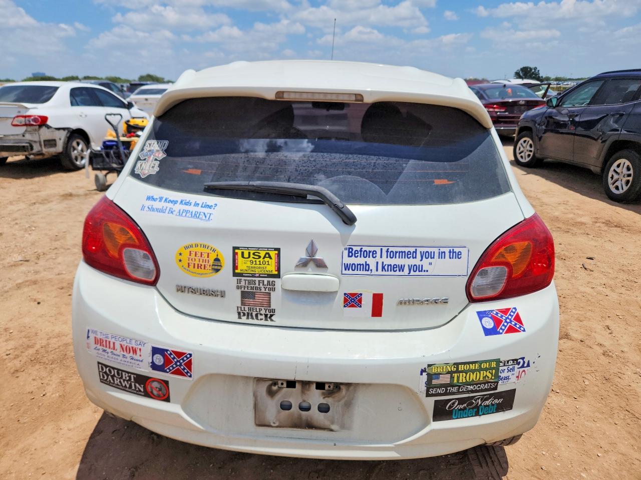 2014 Mitsubishi Mirage De White vin: ML32A3HJ3EH008495