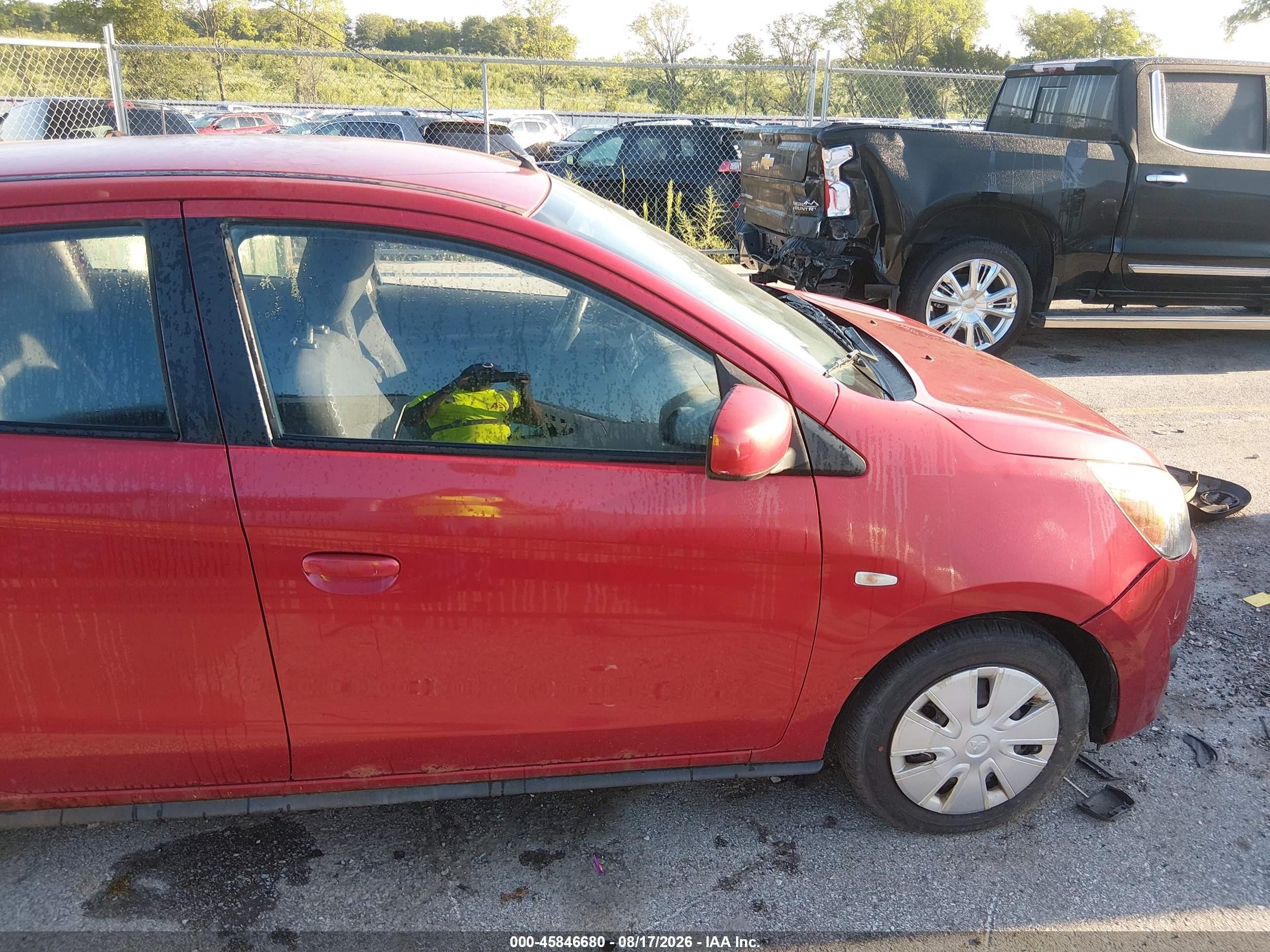 2014 Mitsubishi Mirage De Red vin: ML32A3HJ3EH023126
