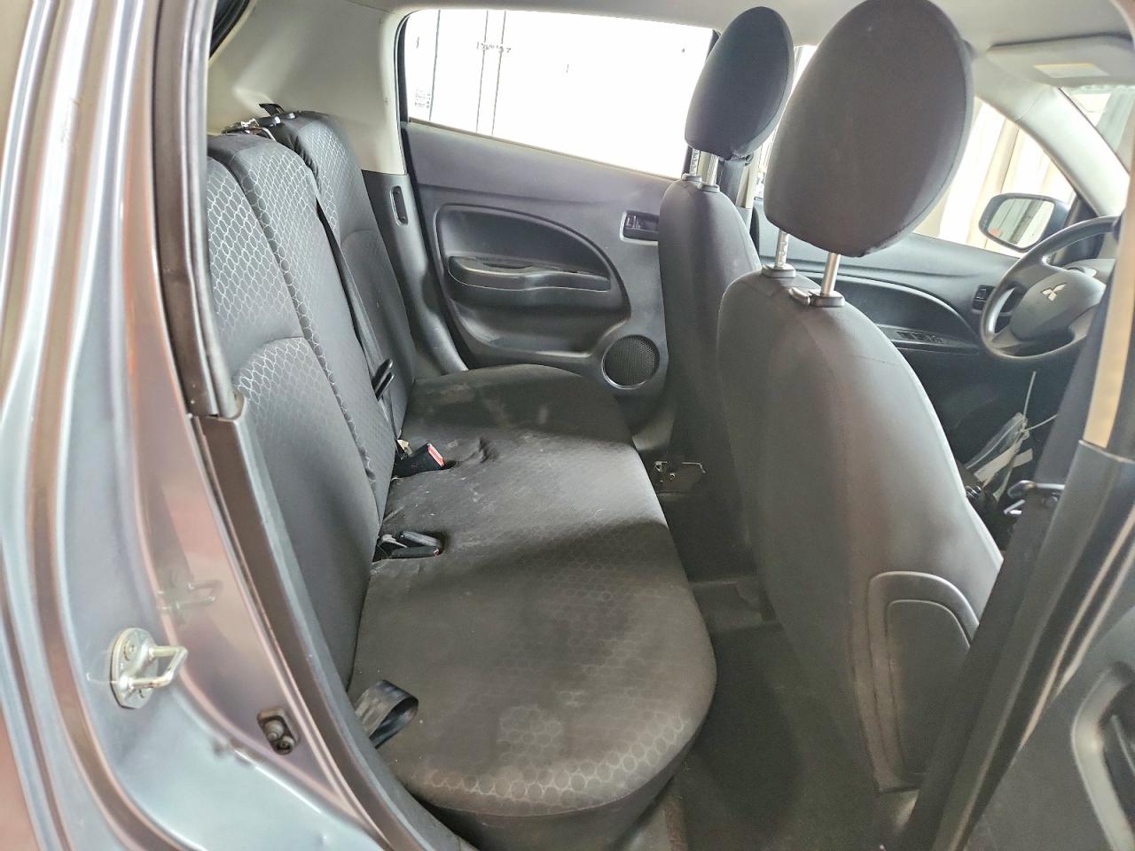 2015 Mitsubishi Mirage De Silver vin: ML32A3HJ3FH046519