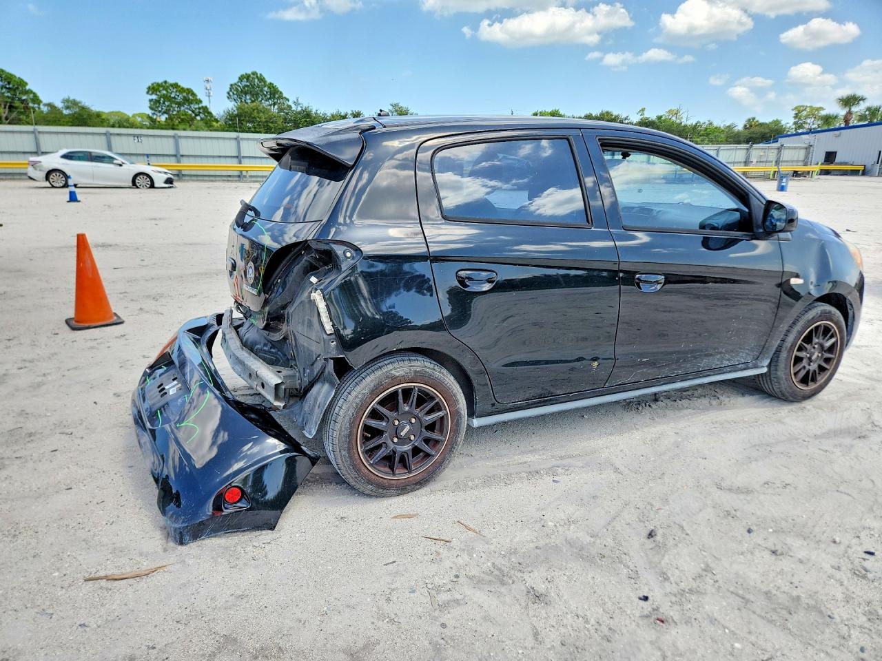 2015 Mitsubishi Mirage De Black vin: ML32A3HJ3FH046634